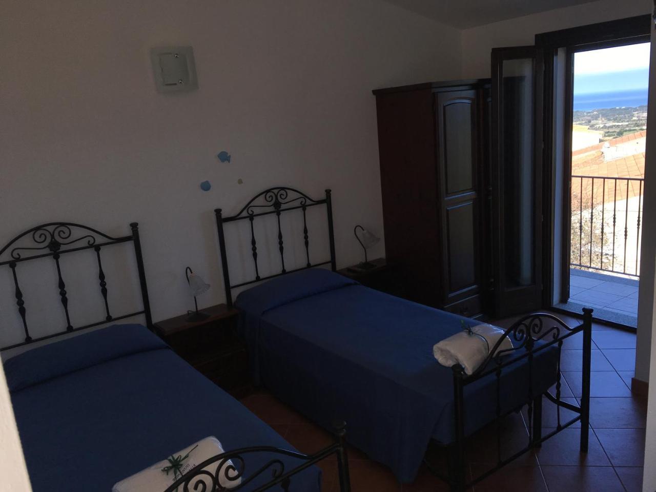 Bed Sandalia Badesi Exterior photo