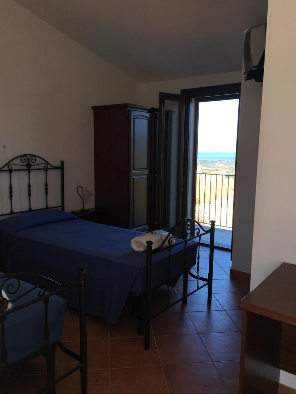 Bed Sandalia Badesi Exterior photo